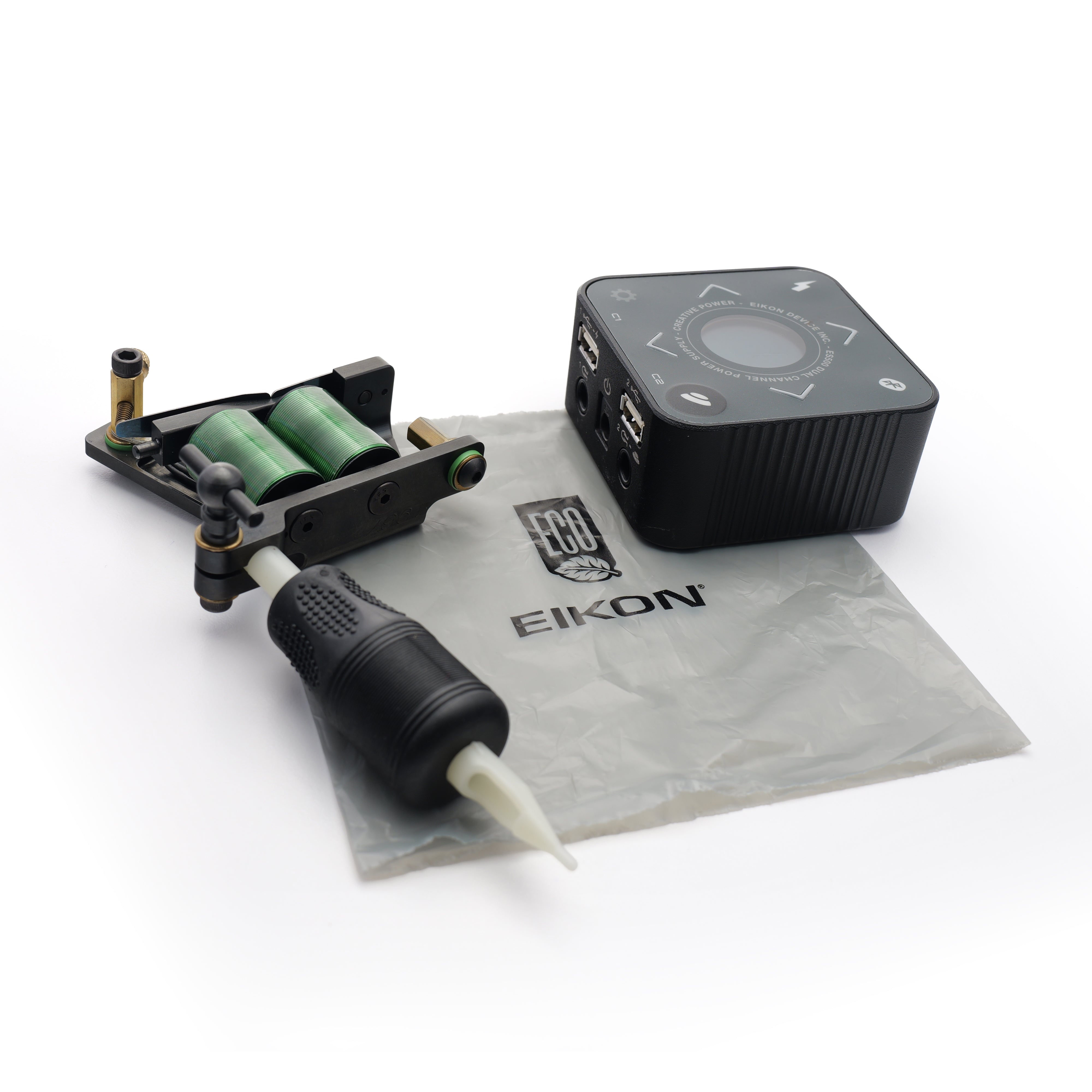 Sacs Eikon ECO sur une machine et un bloc d'alimentation — BNG Tattoo Supply