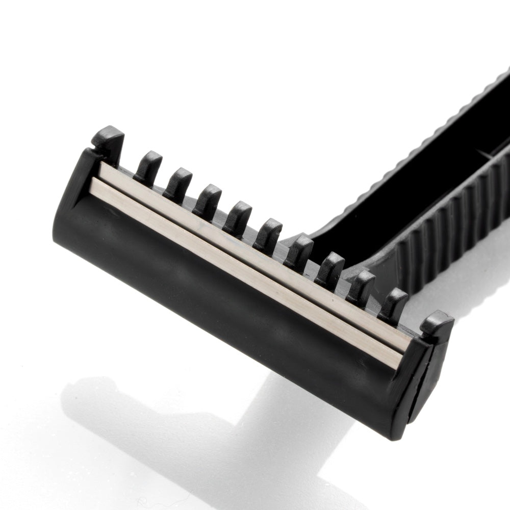 demons_black_razors_twin_blades_closeup.jpg